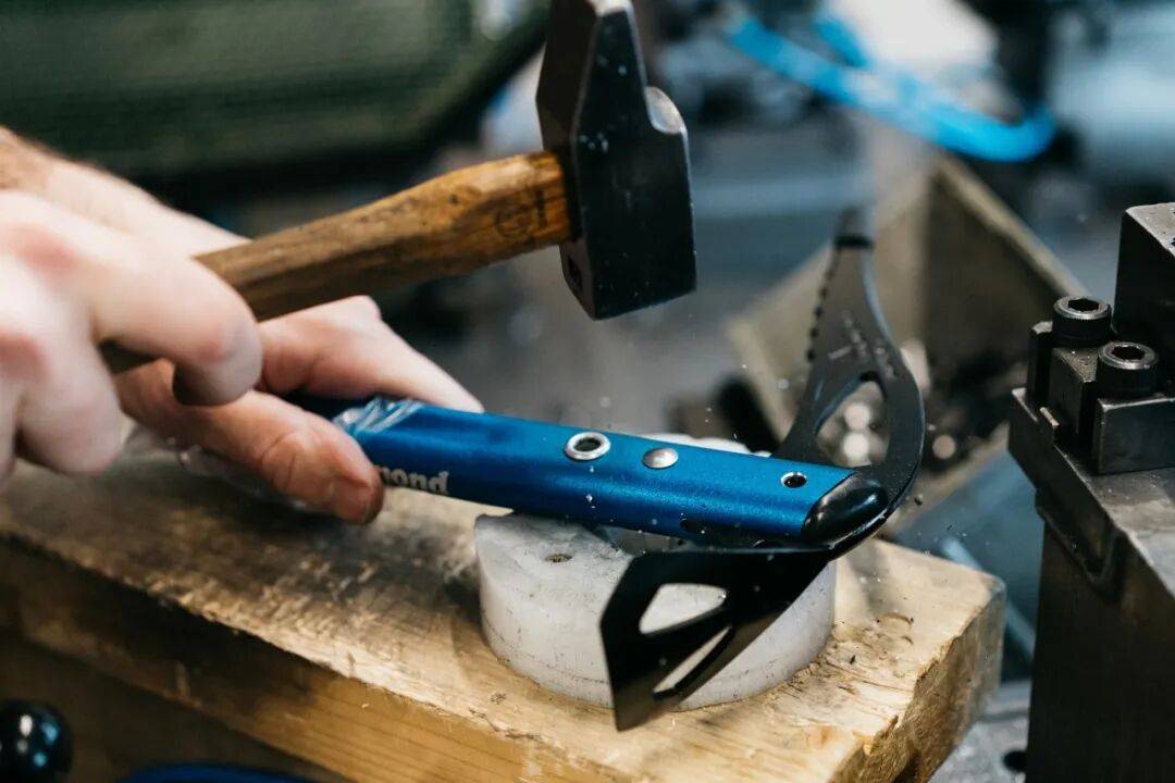 品牌终于来华讲阿尔卑斯山故事AG真人国际165年老牌户外(图9)